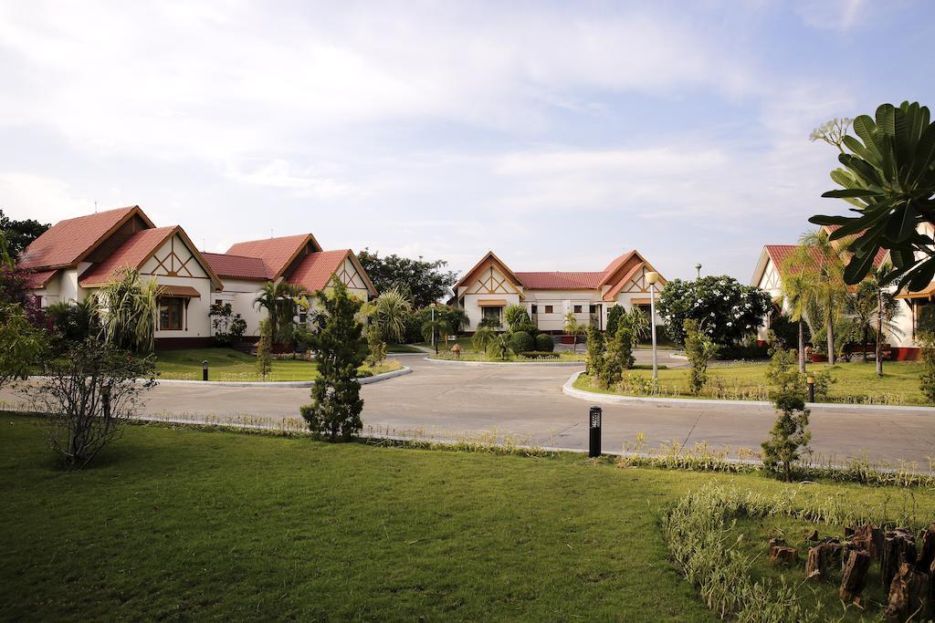 Myat Taw Win Hotel Naypyidaw Værelse billede