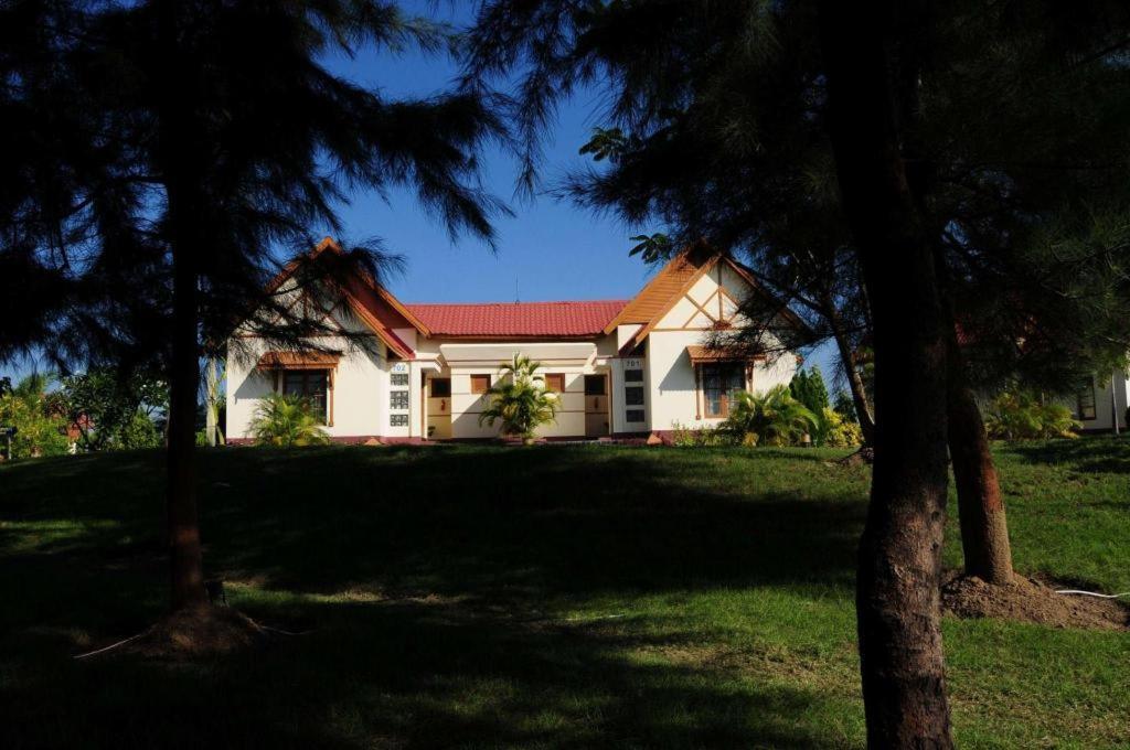 Myat Taw Win Hotel Naypyidaw Eksteriør billede