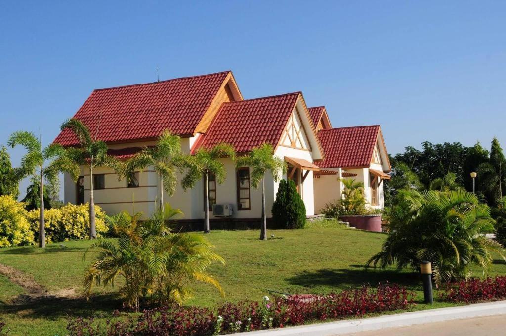 Myat Taw Win Hotel Naypyidaw Eksteriør billede