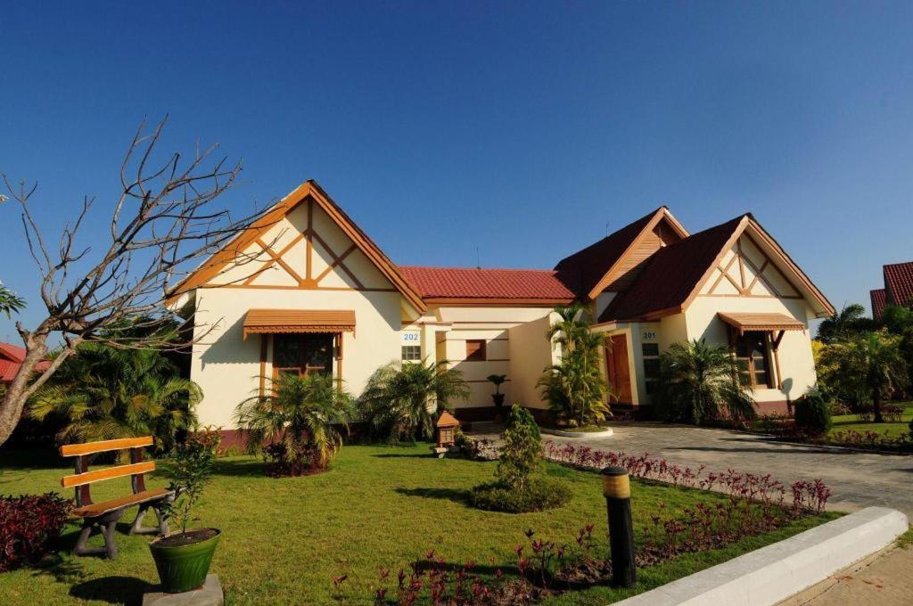 Myat Taw Win Hotel Naypyidaw Eksteriør billede