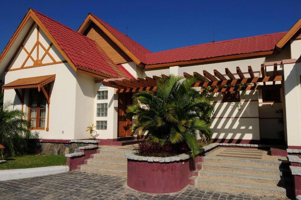 Myat Taw Win Hotel Naypyidaw Eksteriør billede
