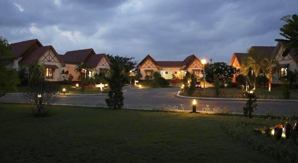 Myat Taw Win Hotel Naypyidaw Eksteriør billede